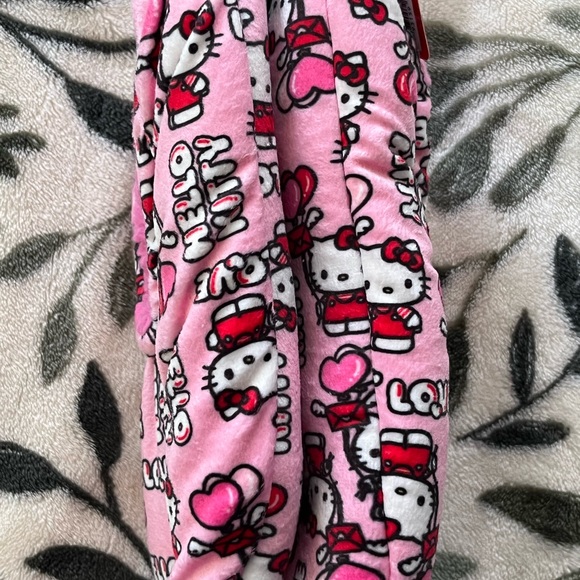 Hello Kitty Slippers/fuzzy socks - Picture 4 of 5